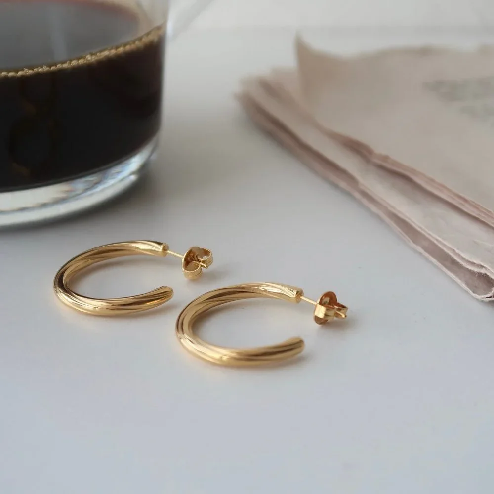 NEW 18K Gold Plated Braided Round C Hoop Earrings - Picture 5 of 6